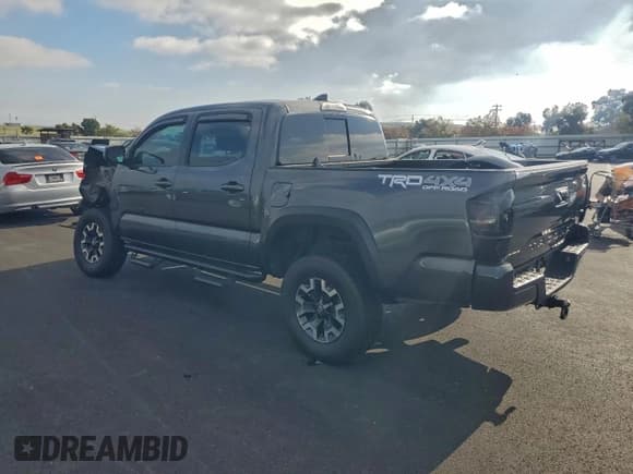 ✅ 2019 Toyota Tacoma TRD Off Road • VIN: 3TMCZ5AN1KM213131 • Лот: 93775175. Опубликован ранее на Copart с пробегом 37 274 миль. Бесплатный доступ к архиву аукционных продаж из США и подробный отчёт об истории автомобиля на DreamBid. Изображение 2.