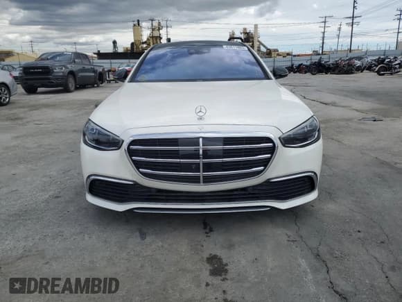 ✅ 2021 Mercedes-Benz S 580 • VIN: W1K6G7GB1MA035481 • Lot: 43611803. Wystawiony na Copart z przebiegiem 7 602 mil. Bezpłatny archiwum sprzedaży aukcyjnych z USA i szczegółowy raport historii pojazdu na DreamBid. Zdjęcie 5.
