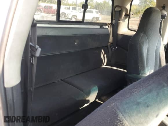 2004 Dodge Dakota z VIN 1D7GL12K94S595067, wystawiony jako Copart lot #71470414 z przebiegiem 157 284 mil mil oraz Czysty tytuł • Clean title. Historia ofert i sprzedaży dostępna na DreamBid. Obrazek 10.