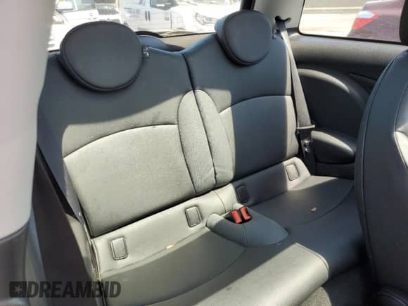 2007 MINI Hardtop with VIN WMWMF33507TT57421, listed as a Copart auction lot 56235885 with 83,085 mi miles and Clean title. Bid and sale history available at DreamBid. Image 10.