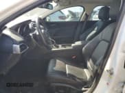 ✅ 2018 Jaguar XE 25t • VIN: SAJAS4FX5JCP19501 • Лот: 80640795. Опубликован ранее на Copart с пробегом 66 085 миль. Бесплатный доступ к архиву аукционных продаж из США и подробный отчёт об истории автомобиля на DreamBid. Изображение 7.