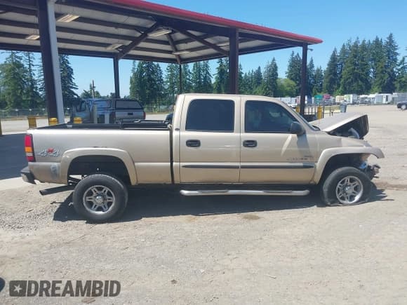✅ 2004 GMC Sierra 2500HD • VIN: 1GTHK23124F138414 • Lot: 42367150. Listed on IAAI with 261,121 mi. Free auction sales archive from the USA and detailed vehicle history report at DreamBid. Image 13.