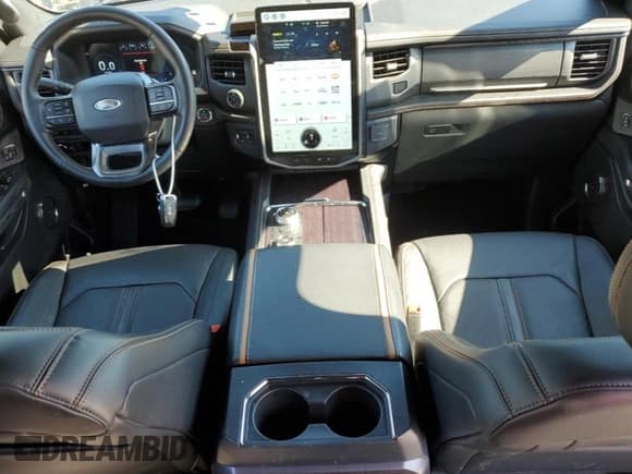 ✅ 2024 Ford Expedition Max Platinum • VIN: 1FMJK1M88REA39306 • Lot: 46135145. Wystawiony na Copart z przebiegiem 5 357 mil. Bezpłatny archiwum sprzedaży aukcyjnych z USA i szczegółowy raport historii pojazdu na DreamBid. Zdjęcie 8.