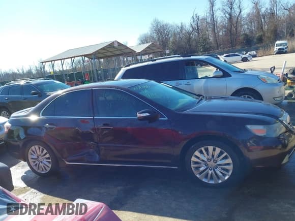 ✅ 2011 Acura RL Technology • VIN: JH4KB2F62BC000463 • Lot: 41573978. Listed on IAAI with 172,755 mi. Free auction sales archive from the USA and detailed vehicle history report at DreamBid. Image 13.