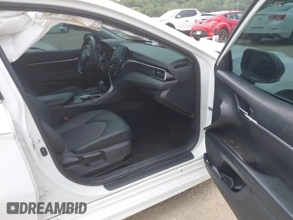 2022 Toyota Camry SE with VIN 4T1G11BK6NU051837, listed as a IAAI auction lot 42691924 with 105,238 mi miles and . Bid and sale history available at DreamBid. Image 5.