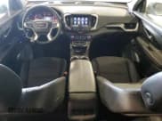 ✅ 2024 GMC Terrain SLT • VIN: 3GKALVEG4RL338312 • Lot: 55996795. Wystawiony na Copart z przebiegiem 28 374 mil. Bezpłatny archiwum sprzedaży aukcyjnych z USA i szczegółowy raport historii pojazdu na DreamBid. Zdjęcie 8.