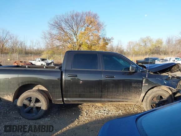 ✅ 2018 Ram 1500 Big Horn • VIN: 1C6RR7LTXJS164171 • Lot: 43637800. Listed on IAAI with 114,587 mi. Free auction sales archive from the USA and detailed vehicle history report at DreamBid. Image 13.