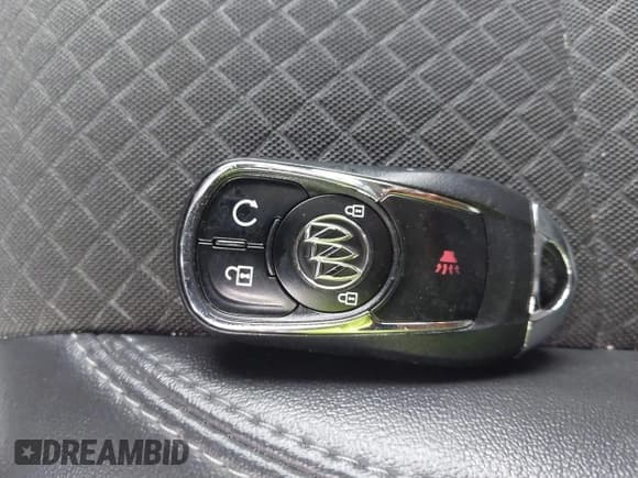 ✅ 2021 Buick Encore Preferred • VIN: KL4CJESM1MB364357 • Lot: 43566330. Wystawiony na IAAI z przebiegiem 26 864 mil. Bezpłatny archiwum sprzedaży aukcyjnych z USA i szczegółowy raport historii pojazdu na DreamBid. Zdjęcie 11.