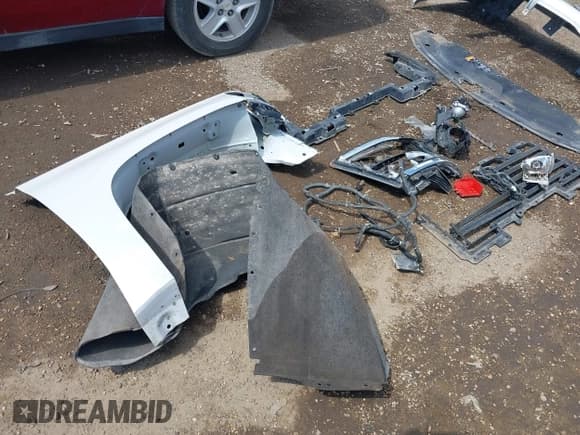 ✅ 2017 Chevrolet Tahoe LT • VIN: 1GNSCBKC6HR260680 • Lot: 43357774. Listed on IAAI with 102,840 mi. Free auction sales archive from the USA and detailed vehicle history report at DreamBid. Image 12.