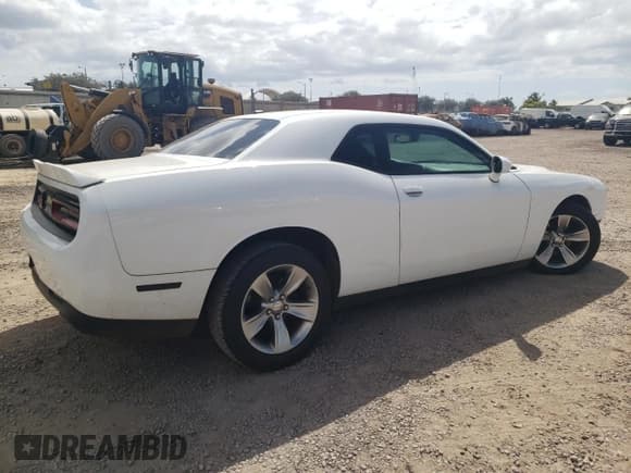 ✅ 2018 Dodge Challenger SXT Plus • VIN: 2C3CDZAG7JH241783 • Lot: 56926724. Wystawiony na Copart z przebiegiem 98 090 mil. Bezpłatny archiwum sprzedaży aukcyjnych z USA i szczegółowy raport historii pojazdu na DreamBid. Zdjęcie 3.