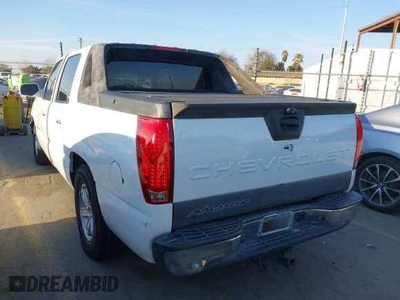 ✅ 2006 Chevrolet Avalanche Z66 • VIN: 3GNEC12Z76G131095 • Lot: 41411833. Listed on IAAI with 166,571 mi. Free auction sales archive from the USA and detailed vehicle history report at DreamBid. Image 3.