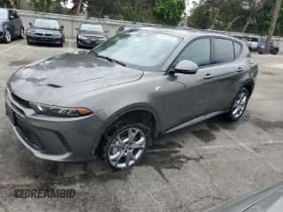 2024 Dodge Hornet R/T z VIN ZACPDFCW4R3A26279, wystawiony jako Copart lot #55954045 z przebiegiem 25 965 mil mil oraz Szkoda całkowita • Salvage title. Historia ofert i sprzedaży dostępna na DreamBid. Obrazek 1.