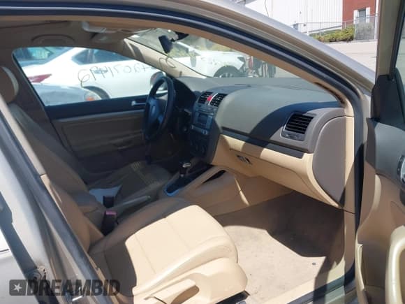 ✅ 2005 Volkswagen Jetta 2.5L • VIN: 3VWSG71KX5M608221 • Lot: 42071492. Wystawiony na IAAI z przebiegiem 83 903 mil. Bezpłatny archiwum sprzedaży aukcyjnych z USA i szczegółowy raport historii pojazdu na DreamBid. Zdjęcie 5.