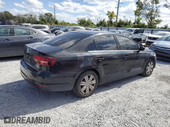 ✅ 2017 Volkswagen Jetta S • VIN: 3VW2B7AJ7HM293310 • Лот: 82698685. Опубликован ранее на Copart с пробегом 15 800 миль. Бесплатный доступ к архиву аукционных продаж из США и подробный отчёт об истории автомобиля на DreamBid. Изображение 3.