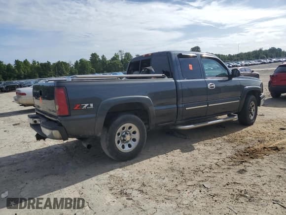 ✅ 2005 Chevrolet Silverado 1500 Z71 • VIN: 1GCEK19B85Z109383 • Лот: 69963834. Опубликован ранее на Copart с пробегом 290 410 миль. Бесплатный доступ к архиву аукционных продаж из США и подробный отчёт об истории автомобиля на DreamBid. Изображение 3.