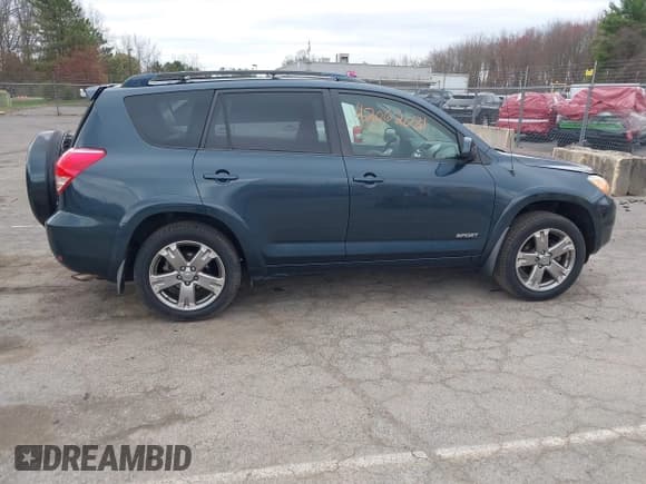 ✅ 2008 Toyota RAV4 Sport • VIN: JTMBK32V586043805 • Lot: 42062081. Listed on IAAI with 116,287 mi. Free auction sales archive from the USA and detailed vehicle history report at DreamBid. Image 13.