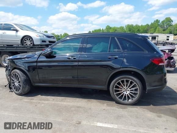 ✅ 2021 Mercedes-Benz GLC 300 • VIN: W1N0G8EB5MV311512 • Lot: 42230832. Listed on IAAI with 51,396 mi. Free auction sales archive from the USA and detailed vehicle history report at DreamBid. Image 15.