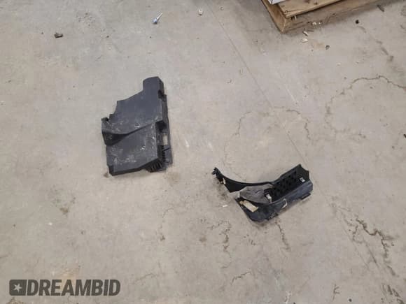 ✅ 2017 Ford F-350 Lariat • VIN: 1FT8W3BT4HED42205 • Lot: 91011055. Listed on Copart with Not provided. Free auction sales archive from the USA and detailed vehicle history report at DreamBid. Image 12.