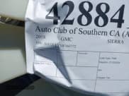 ✅ 2018 GMC Sierra 2500HD Denali • VIN: 1GT12UEY5JF165772 • Лот: 42884152. Опубликован ранее на IAAI с пробегом Не указан. Бесплатный доступ к архиву аукционных продаж из США и подробный отчёт об истории автомобиля на DreamBid. Изображение 9.