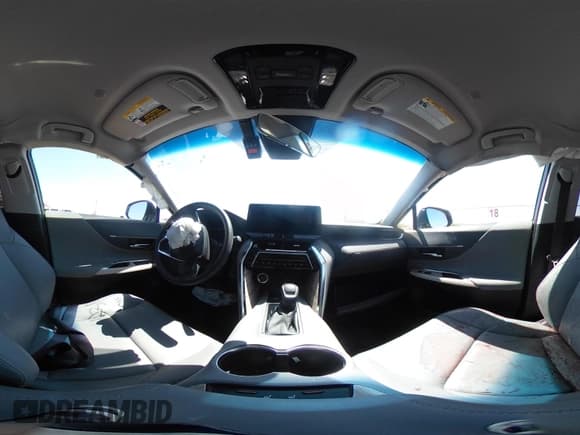 ✅ 2024 Toyota Venza LE • VIN: JTEAAAAH5RJ192353 • Lot: 42317435. Listed on IAAI with 5,534 mi. Free auction sales archive from the USA and detailed vehicle history report at DreamBid. Image 17.