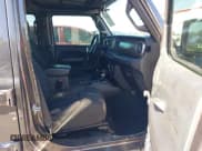 ✅ 2018 Jeep Wrangler Unlimited Sport S • VIN: 1C4HJXDG2JW150383 • Лот: 43005352. Опубликован ранее на IAAI с пробегом 111 492 миль. Бесплатный доступ к архиву аукционных продаж из США и подробный отчёт об истории автомобиля на DreamBid. Изображение 5.