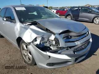 2011 Chevrolet Malibu 1LS z VIN 1G1ZB5E12BF242426, wystawiony jako IAAI lot #43415025 z przebiegiem 88 119 mil mil oraz . Historia ofert i sprzedaży dostępna na DreamBid. Obrazek 6.