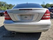 ✅ 2006 Mercedes-Benz C 230 Sport • VIN: WDBRF52HX6E019784 • Лот: 81999065. Опубликован ранее на Copart с пробегом 212 527 миль. Бесплатный доступ к архиву аукционных продаж из США и подробный отчёт об истории автомобиля на DreamBid. Изображение 6.