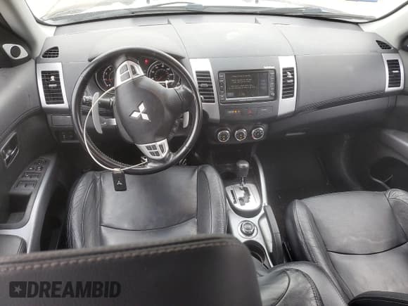 ✅ 2010 Mitsubishi Outlander GT • VIN: JA4JT5AX1AZ019670 • Lot: 91874755. Wystawiony na Copart z przebiegiem 178 166 mil. Bezpłatny archiwum sprzedaży aukcyjnych z USA i szczegółowy raport historii pojazdu na DreamBid. Zdjęcie 8.