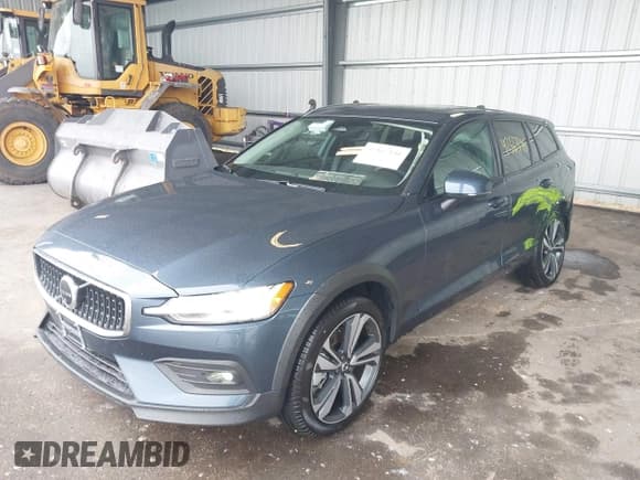 ✅ 2025 Volvo V60 Plus • VIN: YV4L12WK3S2149148 • Лот: 42567146. Опубликован ранее на IAAI с пробегом 1 816 миль. Бесплатный доступ к архиву аукционных продаж из США и подробный отчёт об истории автомобиля на DreamBid. Изображение 2.