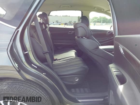 ✅ 2024 Genesis GV80 • VIN: KMUHBDSB4RU179729 • Lot: 43817077. Wystawiony na IAAI z przebiegiem 63 376 mil. Bezpłatny archiwum sprzedaży aukcyjnych z USA i szczegółowy raport historii pojazdu na DreamBid. Zdjęcie 8.