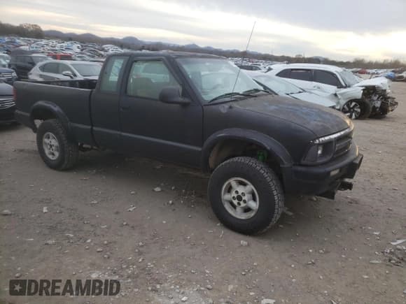 ✅ 1997 Chevrolet S-10 LS • VIN: 1GCCT19W5VK165149 • Лот: 84737374. Опубликован ранее на Copart с пробегом 147 258 миль. Бесплатный доступ к архиву аукционных продаж из США и подробный отчёт об истории автомобиля на DreamBid. Изображение 4.