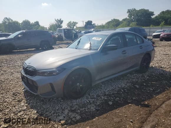 ✅ 2024 BMW 3 Series M340i xDrive • VIN: 3MW49FF07R8E04074 • Lot: 64694255. Wystawiony na Copart z przebiegiem Nie podano. Bezpłatny archiwum sprzedaży aukcyjnych z USA i szczegółowy raport historii pojazdu na DreamBid. Zdjęcie 1.