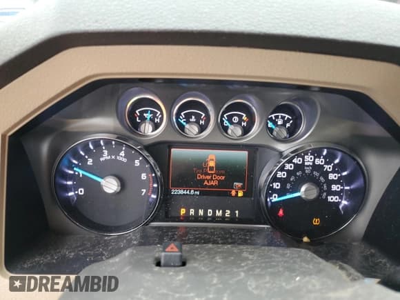 ✅ 2011 Ford F-250 XL • VIN: 1FT7W2B64BEB78526 • Lot: 90415485. Listed on Copart with 223,844 mi. Free auction sales archive from the USA and detailed vehicle history report at DreamBid. Image 9.