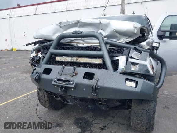 ✅ 2011 Chevrolet Silverado 2500HD LTZ • VIN: 1GC1KYC82BF178510 • Лот: 42248731. Опубликован ранее на IAAI с пробегом 292 024 миль. Бесплатный доступ к архиву аукционных продаж из США и подробный отчёт об истории автомобиля на DreamBid. Изображение 6.