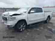 2019 Ram 1500 Limited z VIN 1C6SRFPT3KN774290, wystawiony jako IAAI lot #42413133 z przebiegiem 72 324 mil mil oraz . Historia ofert i sprzedaży dostępna na DreamBid. Obrazek 2.
