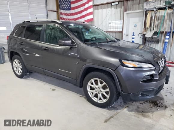 ✅ 2016 Jeep Cherokee Latitude • VIN: 1C4PJMCS4GW122920 • Лот: 90432725. Опубликован ранее на Copart с пробегом 125 335 миль. Бесплатный доступ к архиву аукционных продаж из США и подробный отчёт об истории автомобиля на DreamBid. Изображение 4.