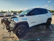 ✅ 2023 Jeep Compass Altitude • VIN: 3C4NJDBN7PT513861 • Lot: 89834425. Wystawiony na Copart z przebiegiem Nie podano. Bezpłatny archiwum sprzedaży aukcyjnych z USA i szczegółowy raport historii pojazdu na DreamBid. Zdjęcie 1.