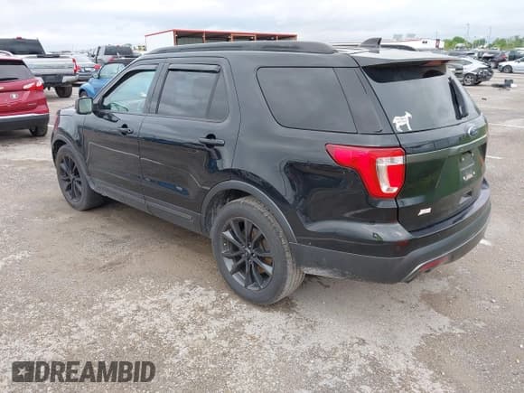 ✅ 2017 Ford Explorer XLT • VIN: 1FM5K7D86HGB39279 • Lot: 42145739. Listed on IAAI with 155,098 mi. Free auction sales archive from the USA and detailed vehicle history report at DreamBid. Image 3.