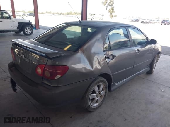 ✅ 2006 Toyota Corolla CE • VIN: 1NXBR32E36Z666095 • Lot: 43041700. Listed on IAAI with 286,380 mi. Free auction sales archive from the USA and detailed vehicle history report at DreamBid. Image 4.