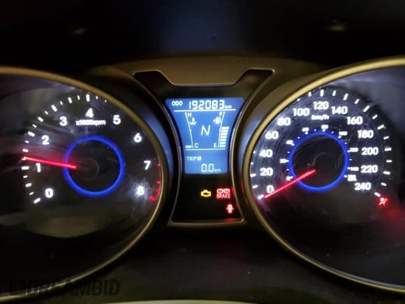 ✅ 2016 Hyundai Veloster • VIN: KMHTC6AD9GU248061 • Lot: 86705464. Wystawiony na Copart z przebiegiem 192 083 mil. Bezpłatny archiwum sprzedaży aukcyjnych z USA i szczegółowy raport historii pojazdu na DreamBid. Zdjęcie 9.