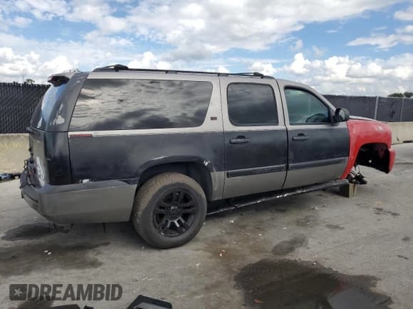 ✅ 2007 Chevrolet Suburban LT • VIN: 3GNFC16J17G316821 • Lot: 90700965. Listed on Copart with Not provided. Free auction sales archive from the USA and detailed vehicle history report at DreamBid. Image 3.