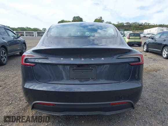 ✅ 2025 Tesla Model 3 Long Range • VIN: 5YJ3E1EA3SF987297 • Lot: 43312838. Wystawiony na IAAI z przebiegiem 3 601 mil. Bezpłatny archiwum sprzedaży aukcyjnych z USA i szczegółowy raport historii pojazdu na DreamBid. Zdjęcie 17.