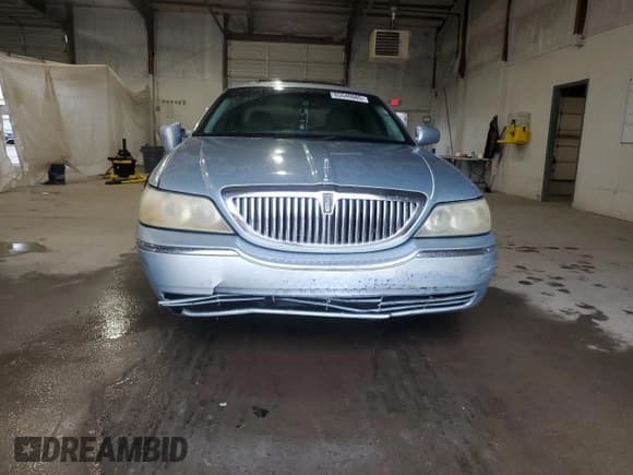 ✅ 2007 Lincoln Town Car Signature Limited • VIN: 1LNHM82V57Y618419 • Lot: 85540085. Listed on Copart with 108,571 mi. Free auction sales archive from the USA and detailed vehicle history report at DreamBid. Image 5.
