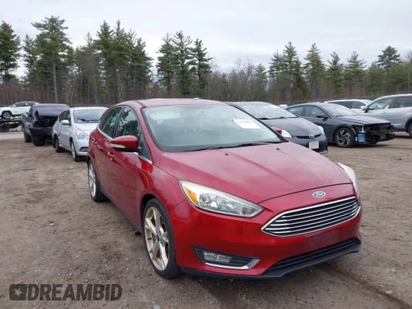 ✅ 2015 Ford Focus Titanium • VIN: 1FADP3N27FL297502 • Lot: 43729239. Wystawiony na IAAI z przebiegiem 102 008 mil. Bezpłatny archiwum sprzedaży aukcyjnych z USA i szczegółowy raport historii pojazdu na DreamBid. Zdjęcie 1.