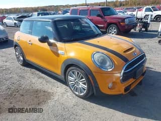 ✅ 2014 MINI Hardtop S • VIN: WMWXM7C51ET731459 • Lot: 43506988. Wystawiony na IAAI z przebiegiem 81 266 mil. Bezpłatny archiwum sprzedaży aukcyjnych z USA i szczegółowy raport historii pojazdu na DreamBid. Zdjęcie 1.