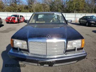 ✅ 1989 Mercedes-Benz 420 SEL • VIN: WDBCA35EXKA440707 • Lot: 75636164. Wystawiony na Copart z przebiegiem 170 236 mil. Bezpłatny archiwum sprzedaży aukcyjnych z USA i szczegółowy raport historii pojazdu na DreamBid. Zdjęcie 5.