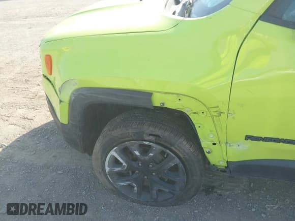 ✅ 2018 Jeep Renegade Latitude • VIN: ZACCJBBB9JPG78939 • Lot: 43203745. Wystawiony na IAAI z przebiegiem 81 968 mil. Bezpłatny archiwum sprzedaży aukcyjnych z USA i szczegółowy raport historii pojazdu na DreamBid. Zdjęcie 6.