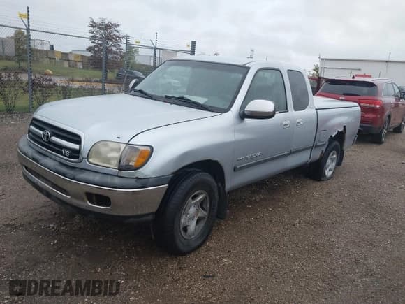 ✅ 2000 Toyota Tundra SR5 • VIN: 5TBRT3419YS014726 • Lot: 43399548. Listed on IAAI with 341,274 mi. Free auction sales archive from the USA and detailed vehicle history report at DreamBid. Image 2.