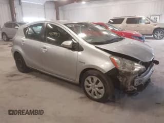 ✅ 2012 Toyota Prius One • VIN: JTDKDTB32C1502772 • Лот: 43799913. Опубликован ранее на IAAI с пробегом 215 480 миль. Бесплатный доступ к архиву аукционных продаж из США и подробный отчёт об истории автомобиля на DreamBid. Изображение 1.