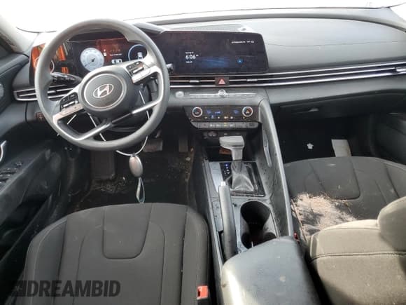 ✅ 2024 Hyundai Elantra SEL • VIN: KMHLM4DG0RU809175 • Lot: 69300385. Listed on Copart with 18,023 mi. Free auction sales archive from the USA and detailed vehicle history report at DreamBid. Image 8.